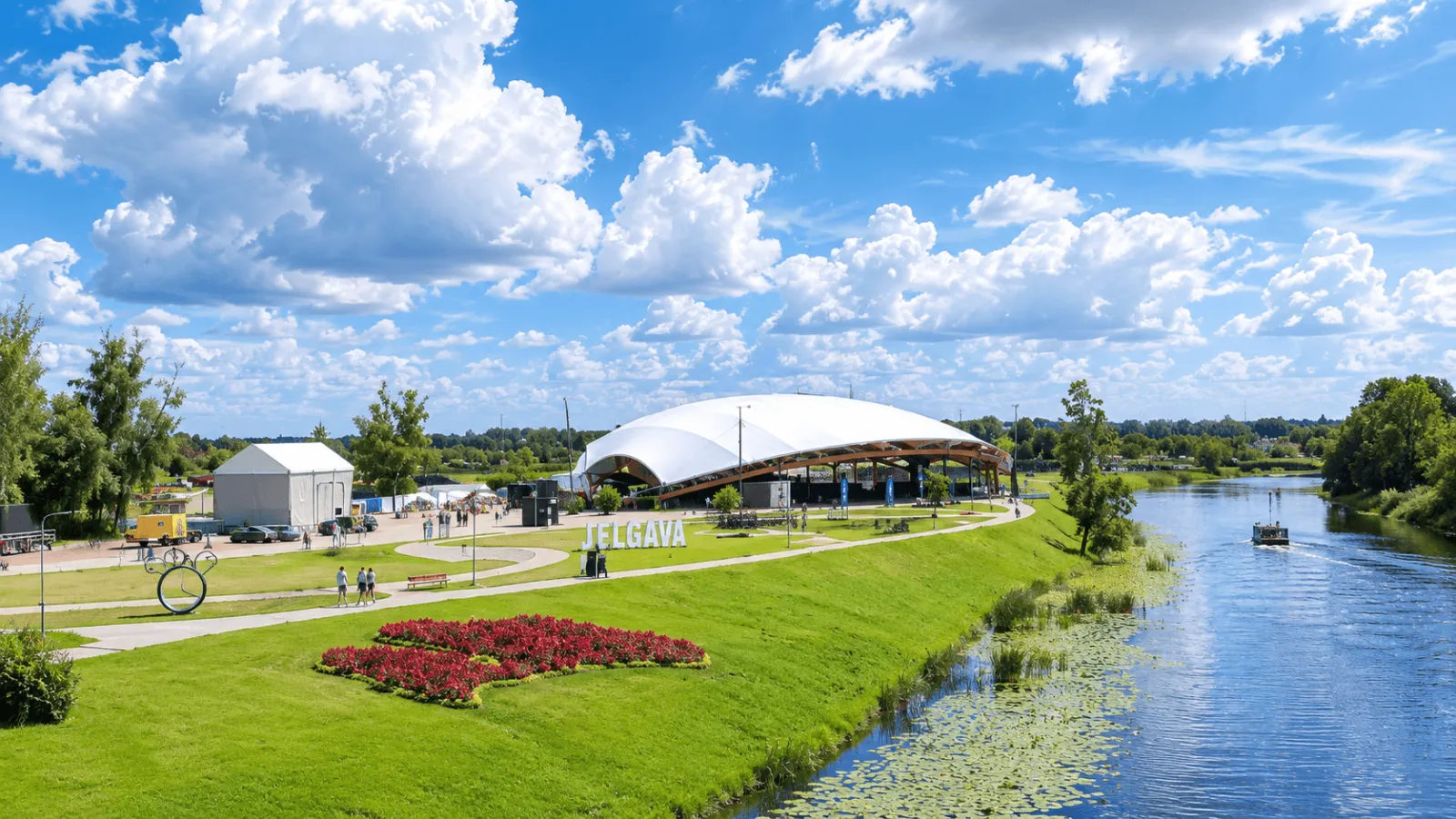 Jelgava travel guide: palace, riverside walks and city history